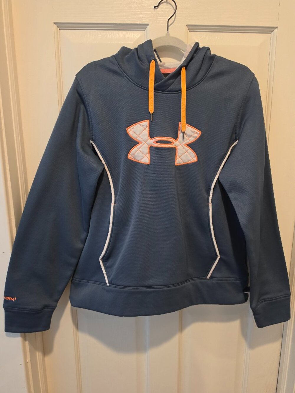 Women's Under Armour ColdGear Storm pullover hoodie in size Large (LG)